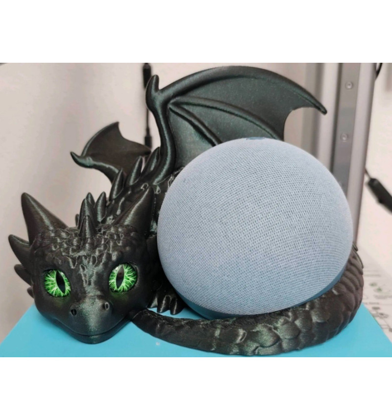 „Aleksos Drakono Sargas“ – laikiklis Amazon Alexa (Echo Dot/Echo Pop)