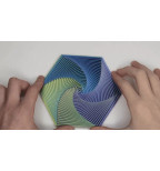 „Šešiakampio Sūkurys“ – besisukantis fidget žaisliukas (daugiaspalvis)