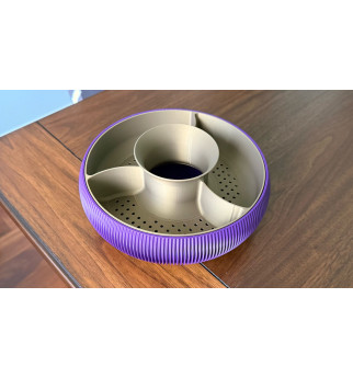 „Pistacijų Karalius“ – didelis dubuo su lukštų centru