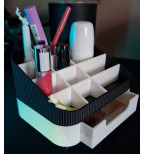 „Kosmetikos Stotis XL“ – didelis makiažo ir smulkmenų organizatorius