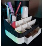 „Kosmetikos Stotis XL“ – didelis makiažo ir smulkmenų organizatorius