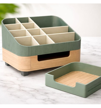 „Kosmetikos Stotis XL“ – didelis makiažo ir smulkmenų organizatorius