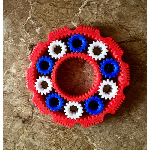 Hammasratas – fidget spinner sõrmel