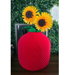 Modernus vazonas su spirale aukštoms puokštėms