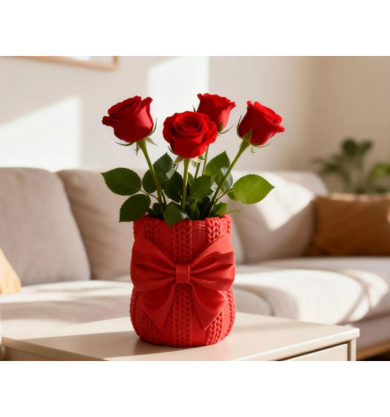 Kalėdinis vazonas su megzta tekstūra ir kaspinu