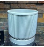 Briaunuotas vazonas su padėkliuku