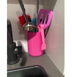 Modernus stalo indas virtuvės įrankiams