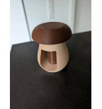 Grybuko formos riešutų gliaudyklė