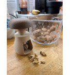 Grybuko formos riešutų gliaudyklė