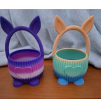 Mažas zuikučio krepšelis velykinėms dovanėlėms