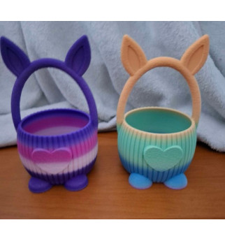 Mažas zuikučio krepšelis velykinėms dovanėlėms