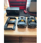 Makita baterijų laikiklis ant sienos 2 akumuliatoriams