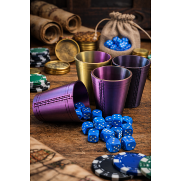 Piratinis kauliukų žaidimas „Liar’s dice