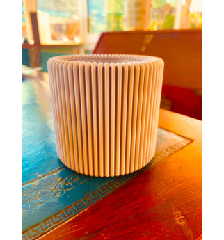 Modernus pieštukų indelis