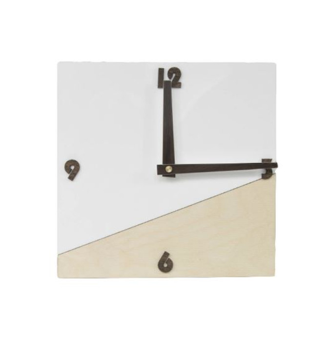 Kvadrato formos medinis sieninis laikrodis "Simfonija"