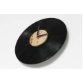 Medžio ir vinilinių plokštelių laikrodis „Retro“