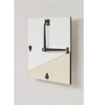 Kvadrato formos medinis sieninis laikrodis "Simfonija"