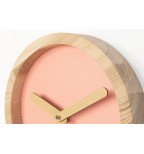 Šviesus apvalus sieninis laikrodis