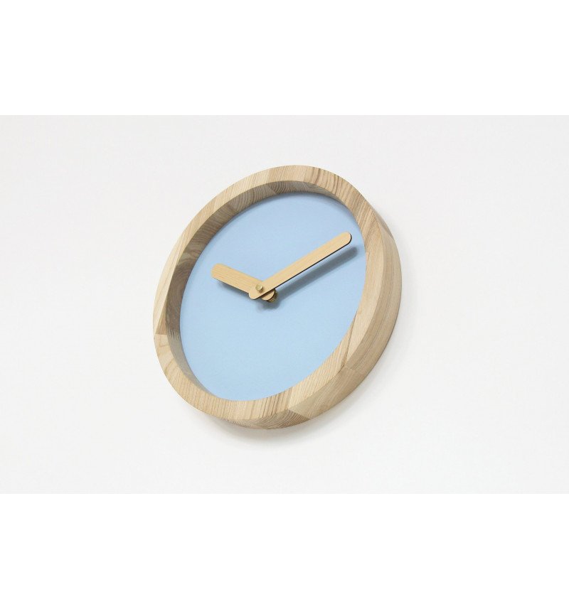 Šviesus apvalus sieninis laikrodis "Laikas"