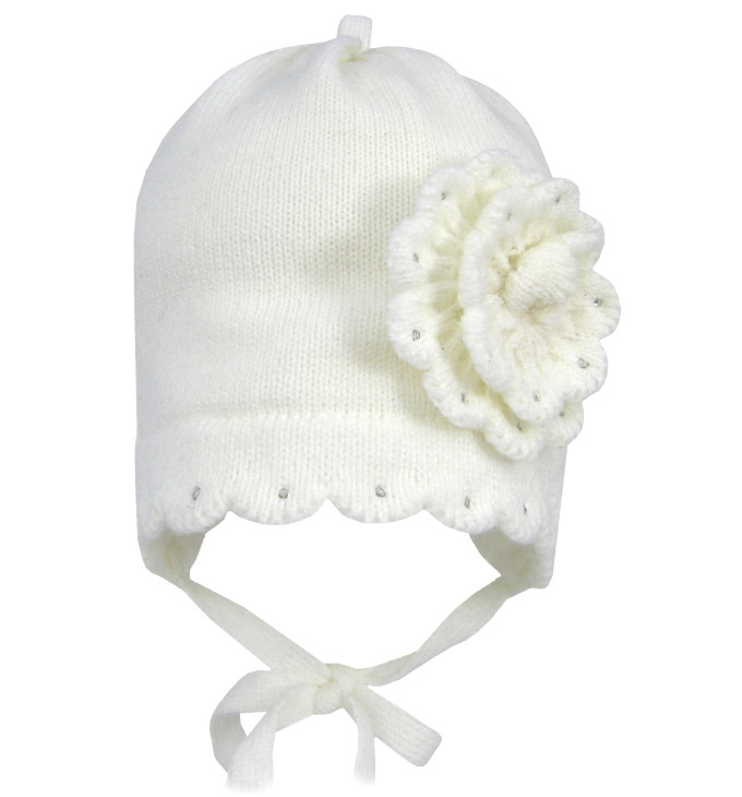 Puošni balta kepurė