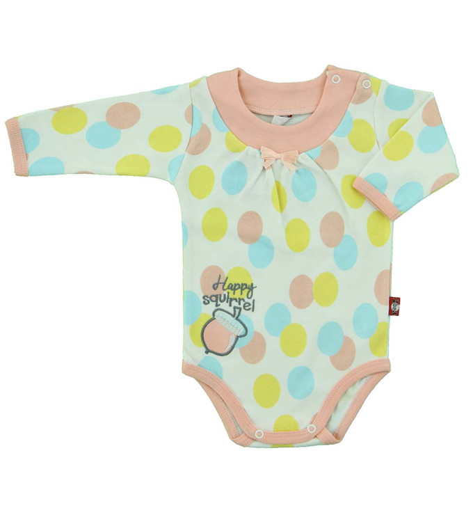 Smėlio spalvos smėlinukas su burbuliukais, dekoruotas riešutėlio aplikacija "Širdelė"