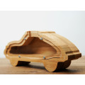 Maža medinė taupyklė automobilis (graviravimas)