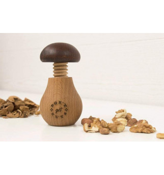 Medinė riešutų gliaudyklė